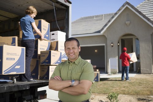 Flexible man with van service in Battersea for local deliveries