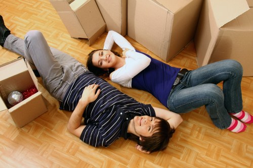 Choosing the right size removal truck for a Battersea move